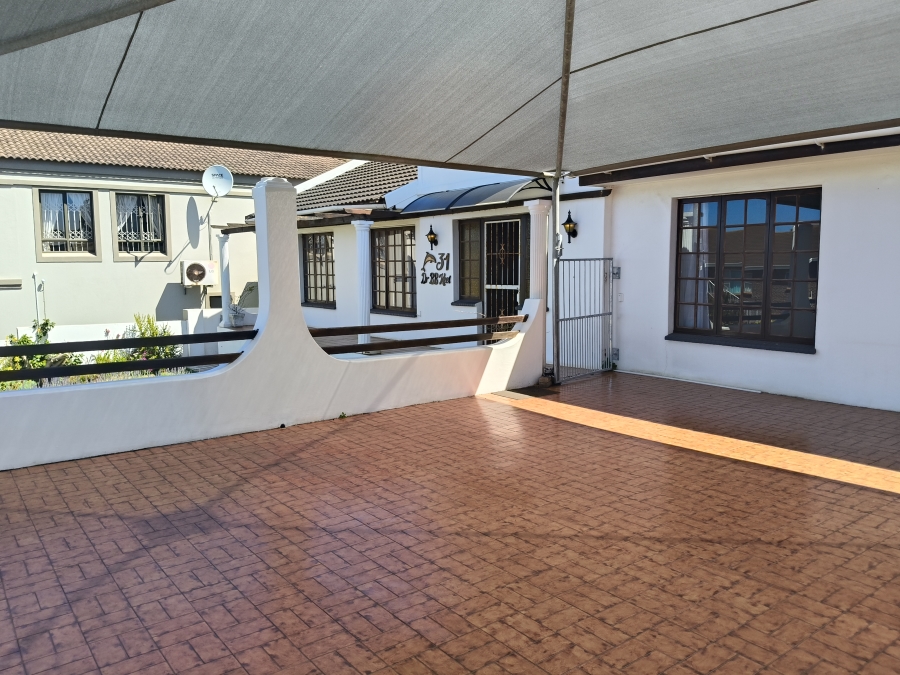 3 Bedroom Property for Sale in Wavecrest Eastern Cape
